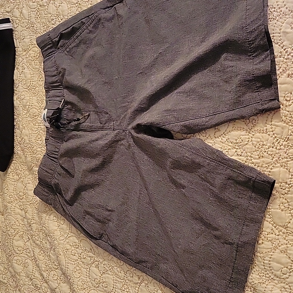 3 pair of boys shorts - Picture 3 of 7